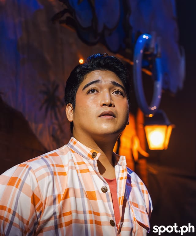 Jon Abella as Tenyong